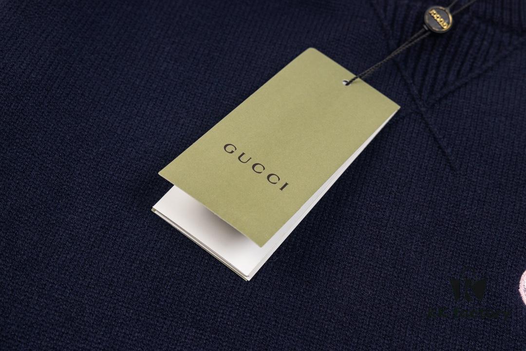 69312cd8908475d562cd96a0 GUCCI Cropped Jacquard Knit Turtleneck Sweater, Autumn/Winter Must-Have, High-Density Wool Blend, Premium Craftsmanship, Perfect Fit, Full Set Accessories Included