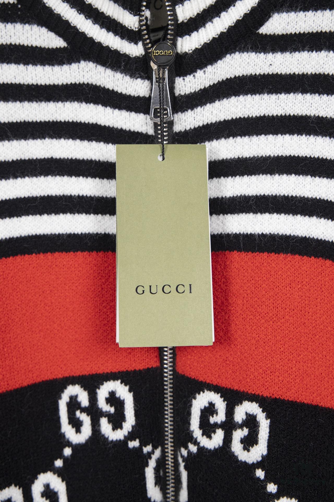 69312daa908475d562cd96e3 GUCCI Color-Block Ribbed Knit Zip-Up Cardigan, Unisex Design, High-Density Wool Blend, Smooth and Soft Fabric, Premium Craftsmanship