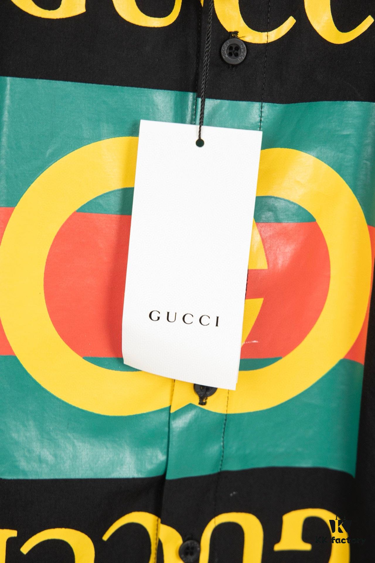 69312de8908475d562cd96fa New Gucci Red-Green Double Ring Printed Logo Button-Up Shirt with Checkered Design