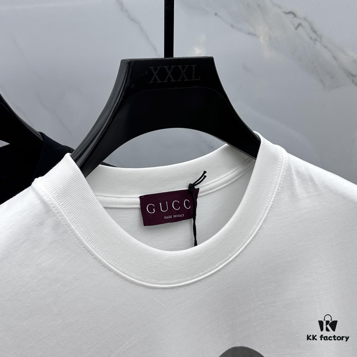 69312e35908475d562cd9716 Gucci 2025FW Spring/Summer New Round Neck T-Shirt for Layering or Outerwear, 3D Logo Embossed Slightly Oversized Short-Sleeve Tee Made of 260g Reactive Cotton