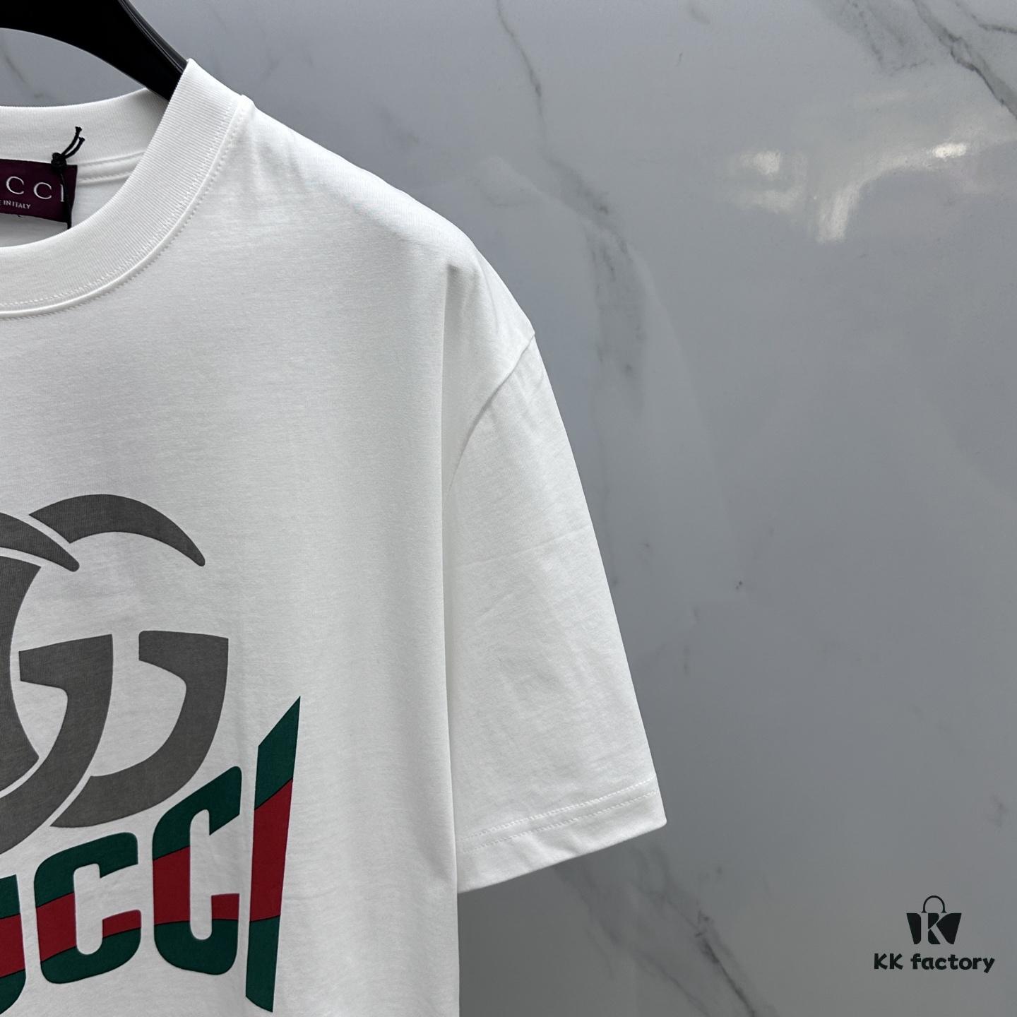 69312e37908475d562cd9718 Gucci 2025FW Spring/Summer New Round Neck T-Shirt for Layering or Outerwear, 3D Logo Embossed Slightly Oversized Short-Sleeve Tee Made of 260g Reactive Cotton