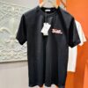 69312eae908475d562cd9748 Gucci 2025 Spring/Summer New Arrival Short Sleeve T-Shirt! Runway-Inspired Fashion Casual Tee with Signature Logo Design! Premium 100% Cotton Fabric, Soft and Skin-Friendly Texture, Exceptionally Comfortable and Breathable Wear – A Must-Have in Real Life! Gender-Neutral Unisex Style for Couples, Redefining Contemporary Fashion Elegance! Distinct from Market Versions, Complete with Three Authentic Labels, Matching Set for Men and Women. High-End Collection!