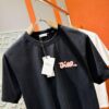 69312eb2908475d562cd9749 Gucci 2025 Spring/Summer New Arrival Short Sleeve T-Shirt! Runway-Inspired Fashion Casual Tee with Signature Logo Design! Premium 100% Cotton Fabric, Soft and Skin-Friendly Texture, Exceptionally Comfortable and Breathable Wear – A Must-Have in Real Life! Gender-Neutral Unisex Style for Couples, Redefining Contemporary Fashion Elegance! Distinct from Market Versions, Complete with Three Authentic Labels, Matching Set for Men and Women. High-End Collection!
