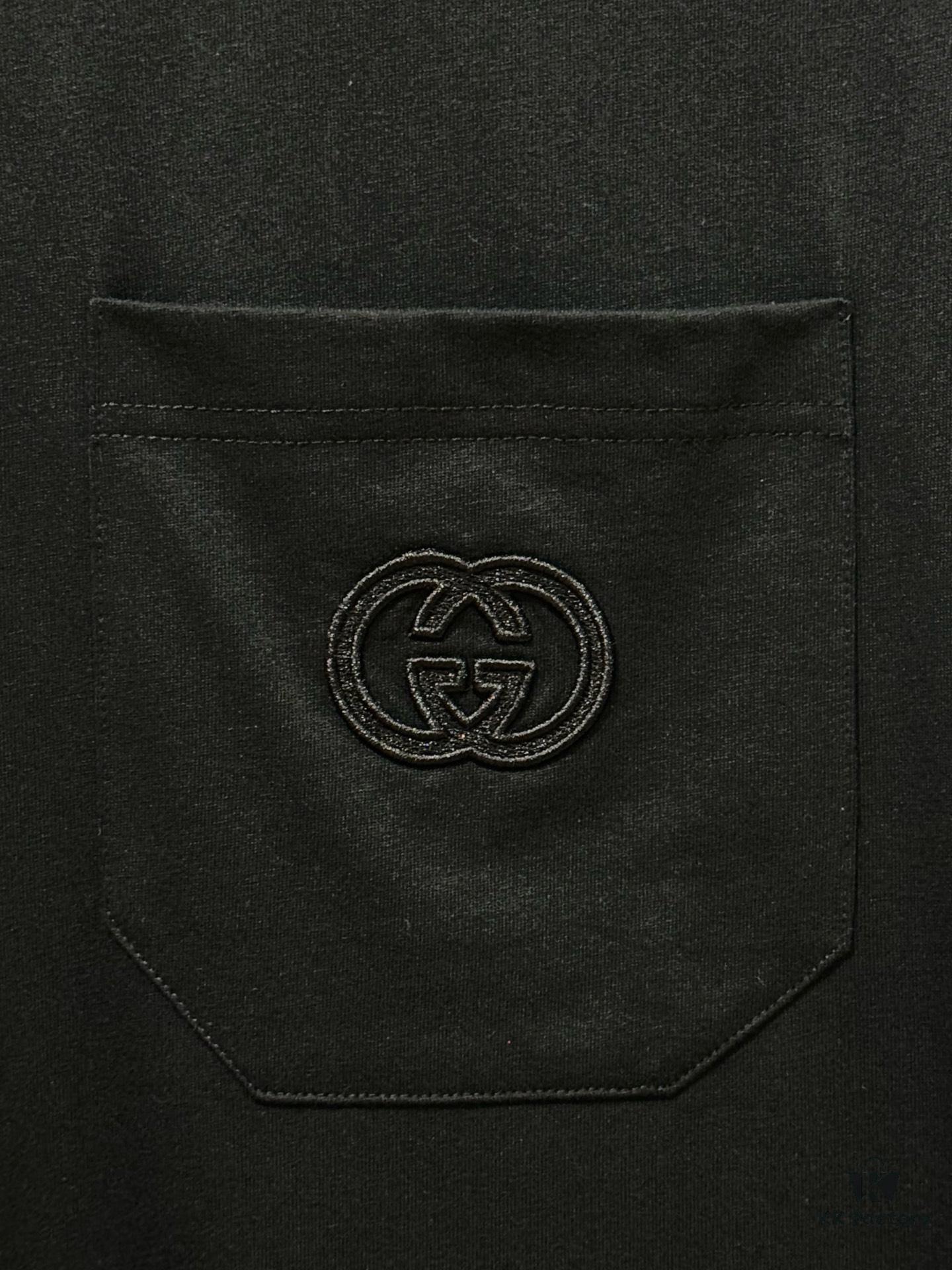 69312f24908475d562cd976f Gucci Logo Embroidered Patch Pocket Sleeveless T-Shirt Classic Stylish Youthful Cotton Top Unisex