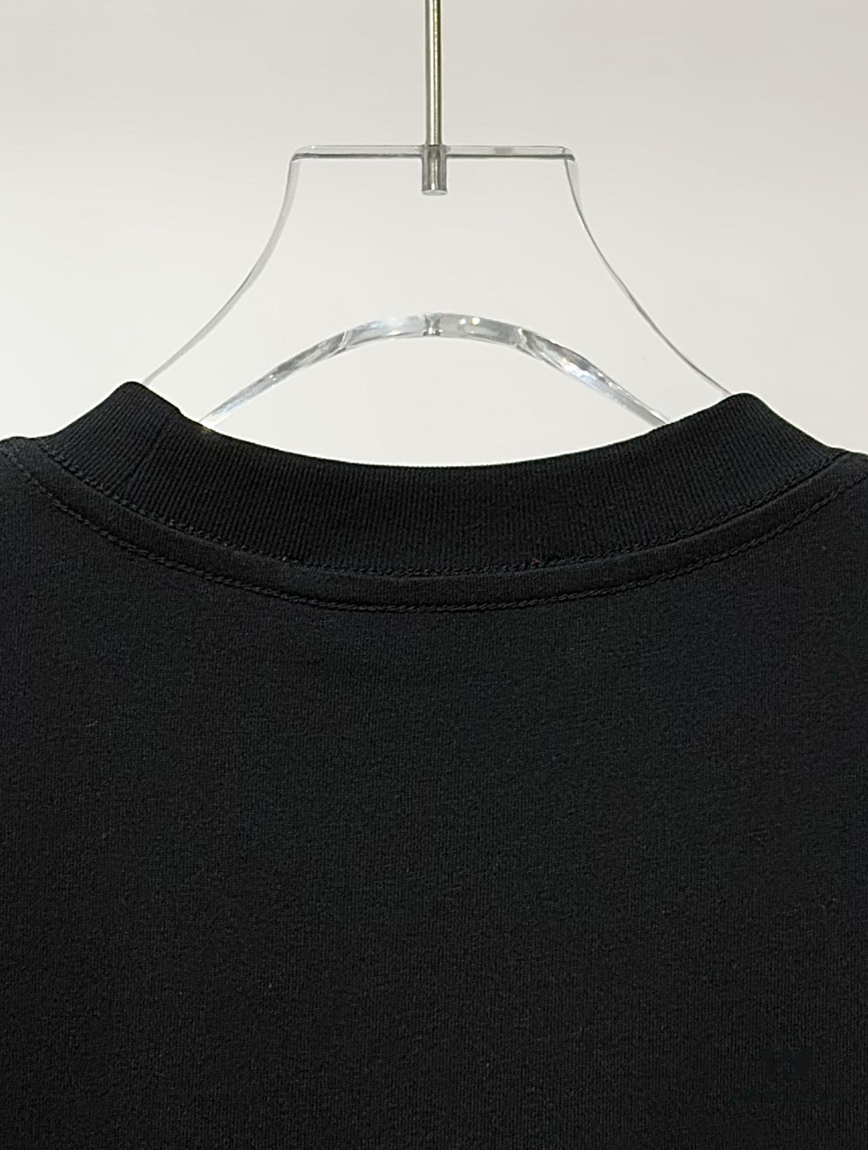 69312f34908475d562cd9772 Gucci Logo Embroidered Patch Pocket Sleeveless T-Shirt Classic Stylish Youthful Cotton Top Unisex