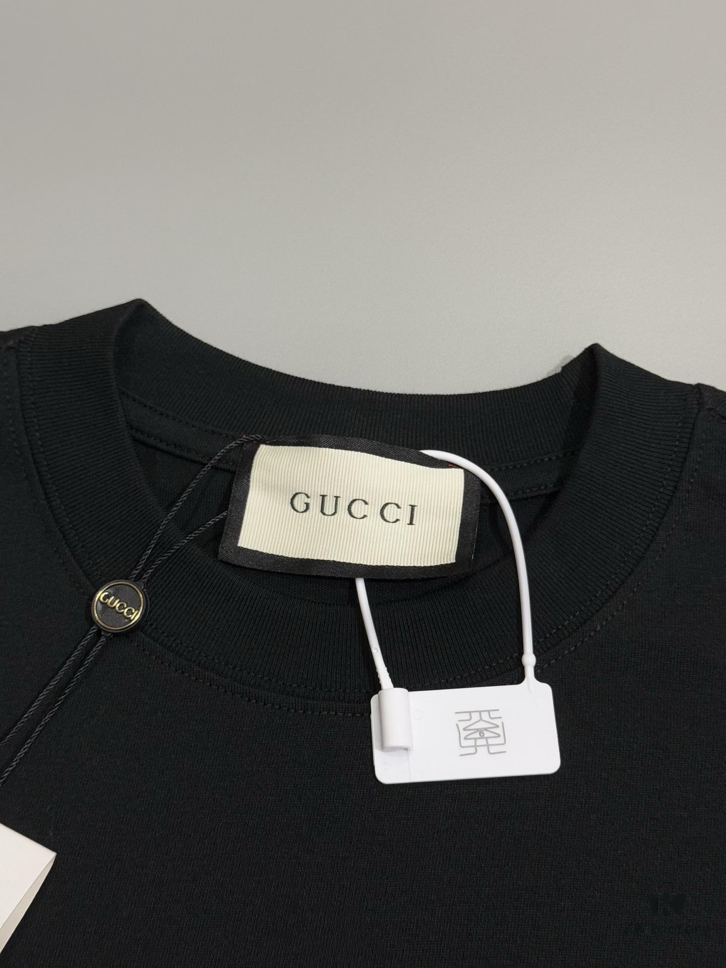 69312f47908475d562cd9775 Gucci Classic Short-Sleeve T-Shirt with Double G Embroidered Patch and Pocket, Timeless Versatile Youthful Design