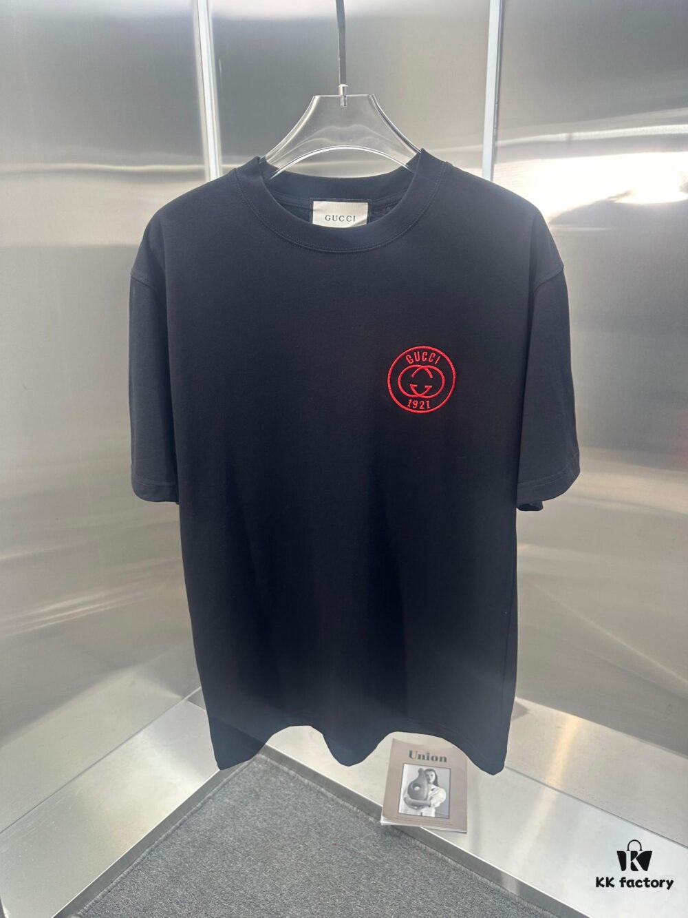 693134bb908475d562cd98ad Gucci Embroidered Short Sleeve T-Shirt (Top Quality Version, Different from Standard Stock)