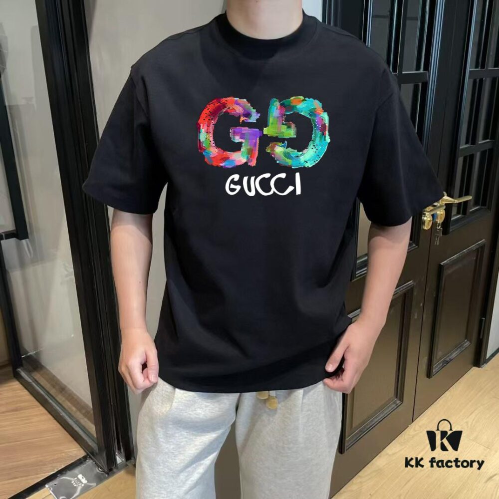 693135ff908475d562cd9908 GUCCI 25SS Designed by Master, Branded New Arrival Printed Round Neck Short Sleeve T-Shirt, 300g, Autumn-Winter Latest In-Store Synchronized OS Drop Shoulder Fit, Stylish and Unique, Extremely Versatile and Attractive, Suitable for Both Men and Women, A Must-Have Item, Complete with Hang Tag, Neck Label, and Wash Label