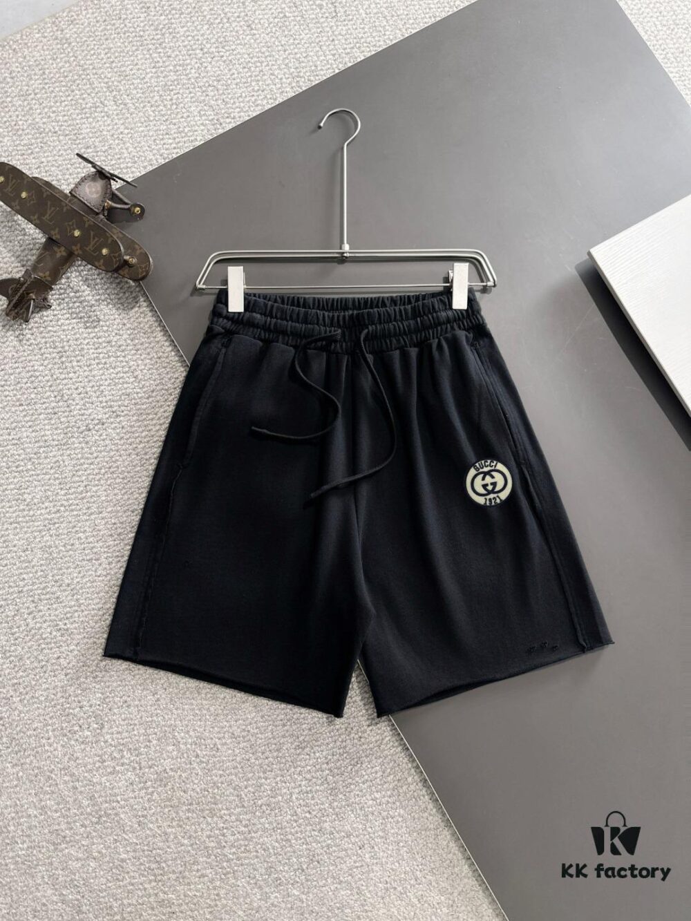 GUCCI 2025 Spring/Summer New Arrival Elastic Waist Casual Solid Loose Shorts