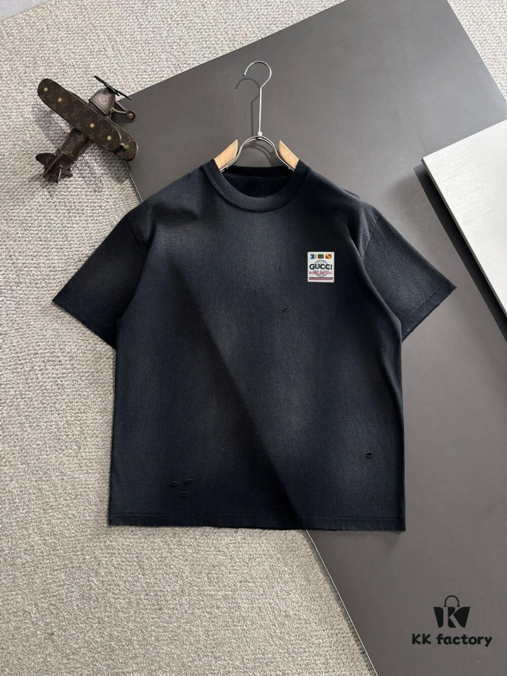 693138e7908475d562cd99d0 High-Quality GUCCI 2025 Spring/Summer New Men's Tie-Dye Washed Short-Sleeve T-Shirt