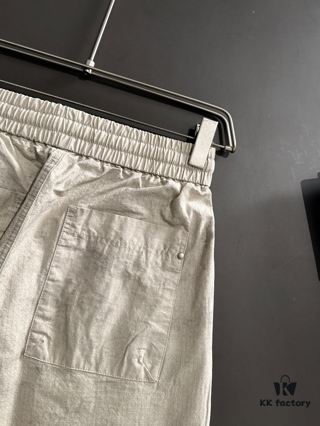 6931390a908475d562cd99de GUCCI 2025 Spring/Summer New Arrival Elastic Waist Casual Pants, Lightweight Custom Counter Fabric, Breathable and Highly Comfortable, Exquisitely Designed with Brand Identity, Premium Quality, Soft and Smooth Texture, Featuring a Relaxed Cut with Excellent Fit