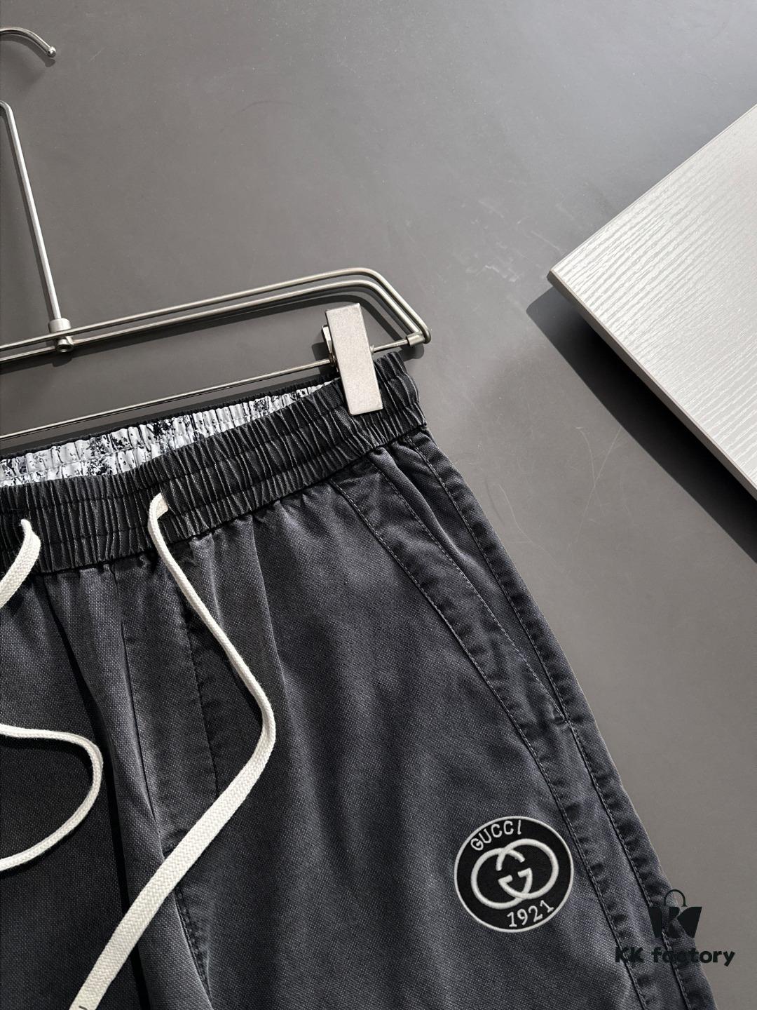 69313a6d908475d562cd9a49 GUCCI 2025 Spring/Summer New Elastic Waist Casual Pants, Lightweight Custom Fabric from Counter, Highly Breathable and Comfortable, Exquisite Details, Brand Design Concept Reflecting High Quality, Soft and Smooth Texture, Showcasing a Perfect Relaxed Silhouette