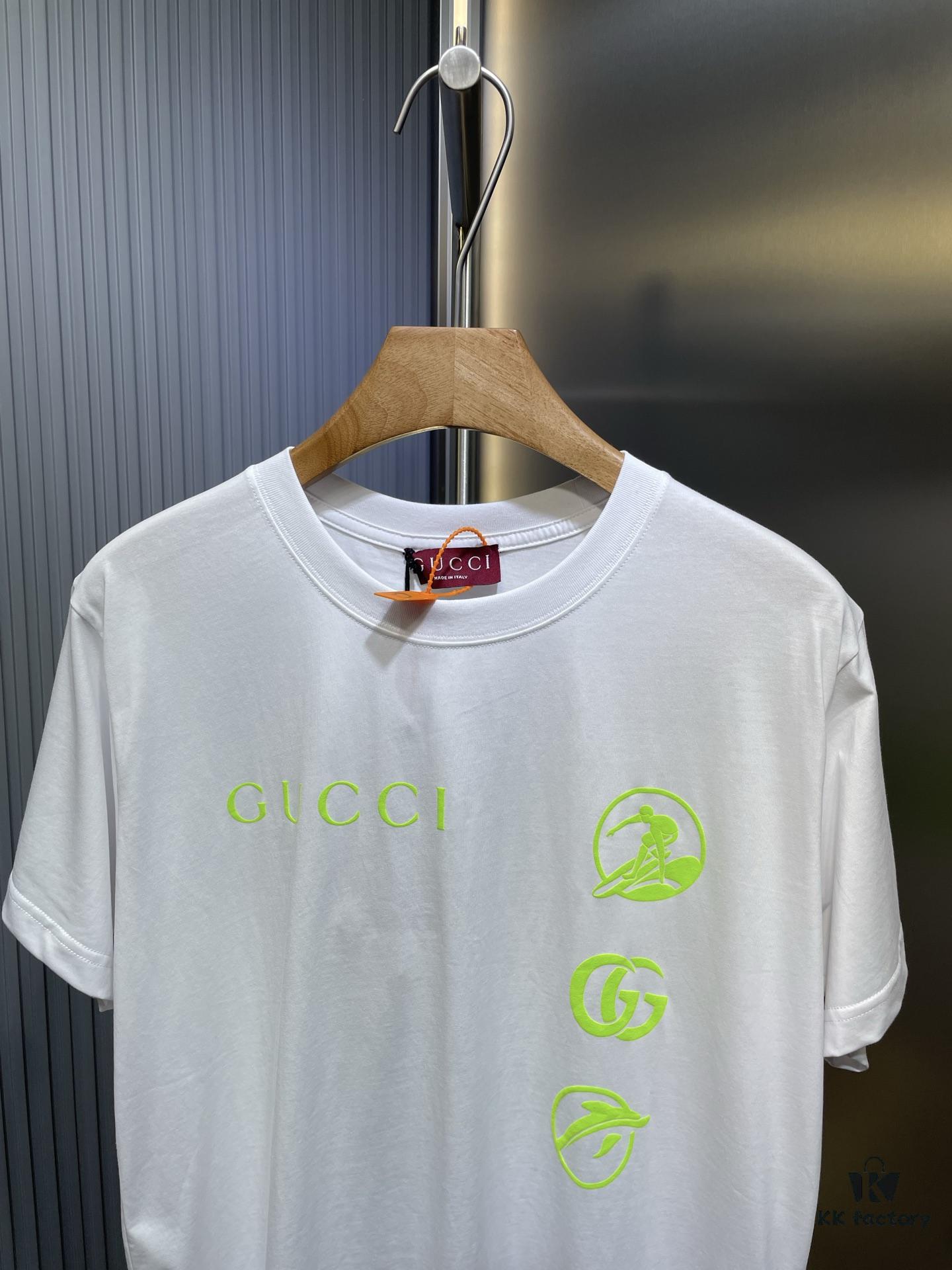 69313c5c908475d562cd9ae6 Gucci 25SS New Arrival Oversized T-Shirt Crafted from Garment-Dyed Knit Cotton, Featuring Gucci Logo Print on Front and Gucci Surfer Print on Back