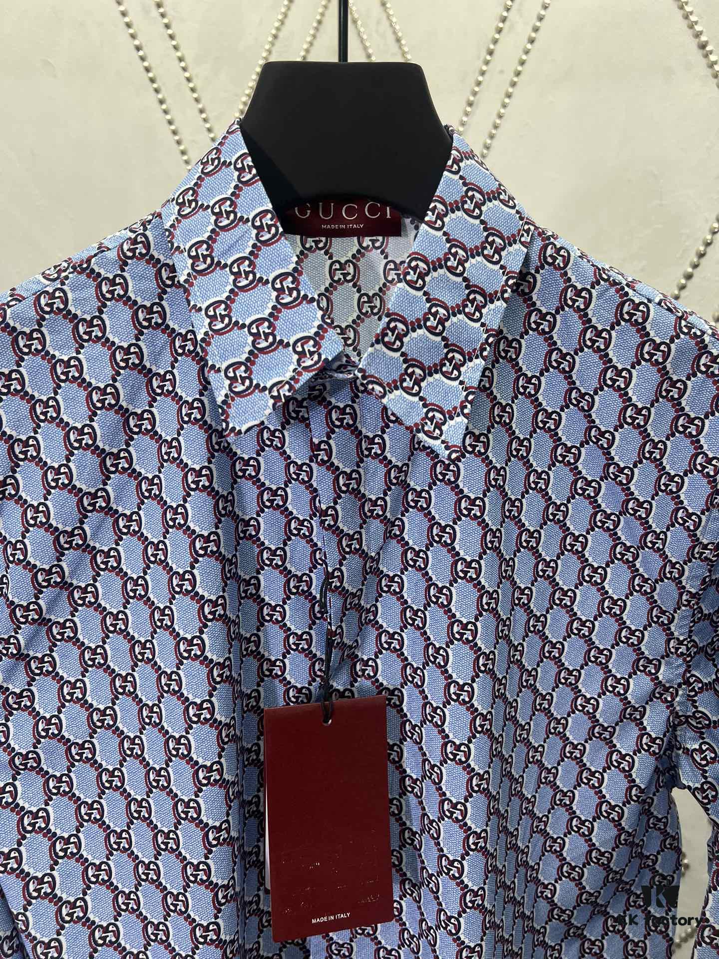 69313ca7908475d562cd9b03 Gucci 25SS New Arrival Cotton Shirt in Light Blue and Ancho Red with GG Shadow Print