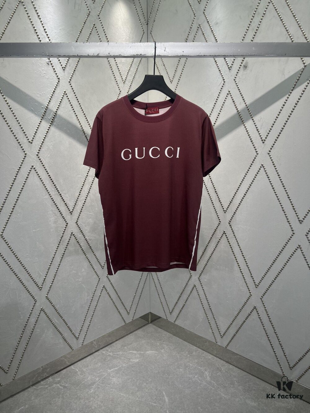 69313cc2908475d562cd9b0b Gucci 25SS New Standard Fit Knit Cotton T-Shirt Featuring Reflective Gucci Print