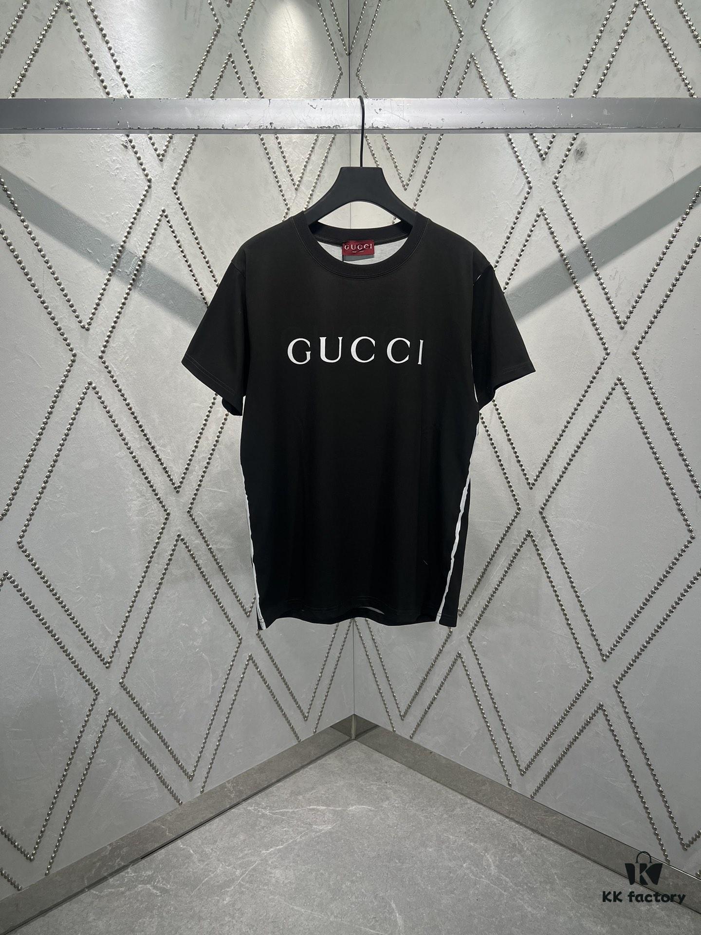 69313cd8908475d562cd9b13 Gucci 25SS New Standard Fit Knit Cotton T-Shirt with Reflective Gucci Print