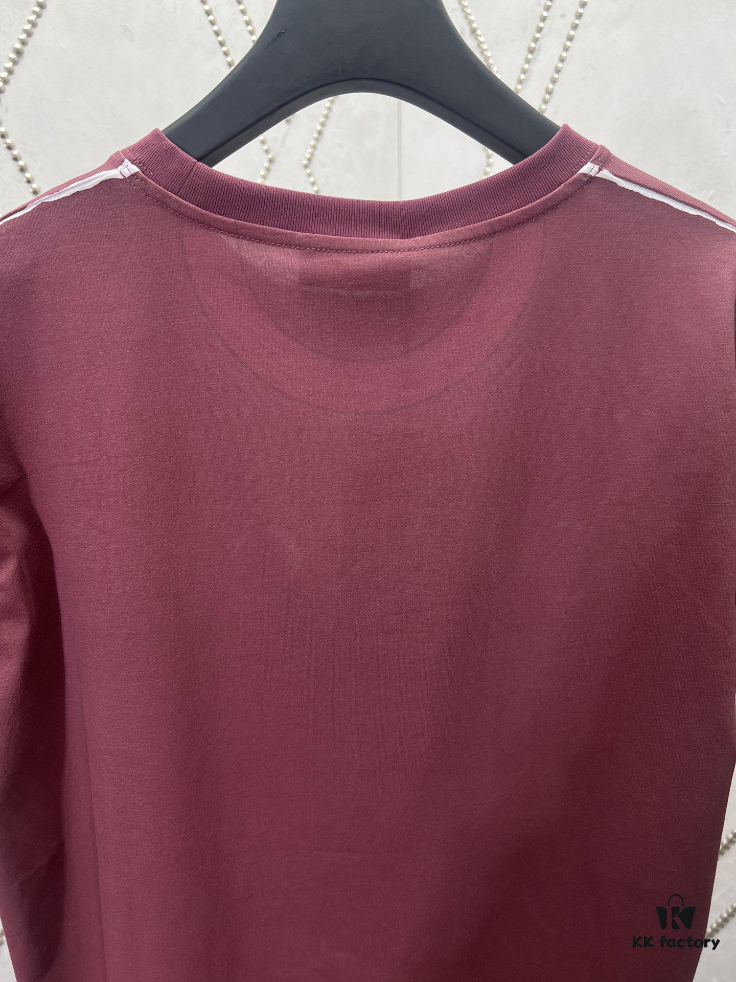 69313cf2908475d562cd9b19 Gucci 25SS New Standard Fit Knit Cotton T-Shirt Featuring Reflective Gucci Print