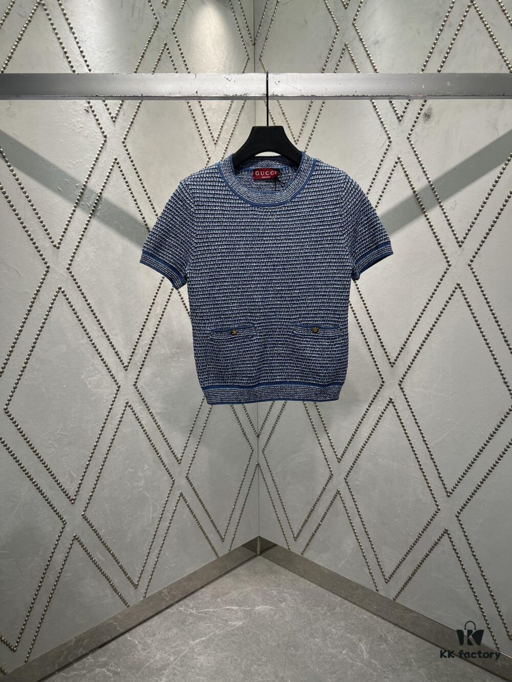 69313dea908475d562cd9b5f G House 25ss New Arrival Crew Neck Top Crafted from Fine Cotton Knit Fabric, a Standout Piece for the 2025 Pre-Spring Collection. The Light Blue Hue Adds Elegant Sophistication, While the Gold-Tone Double G Buttons Enhance the Design Appeal.