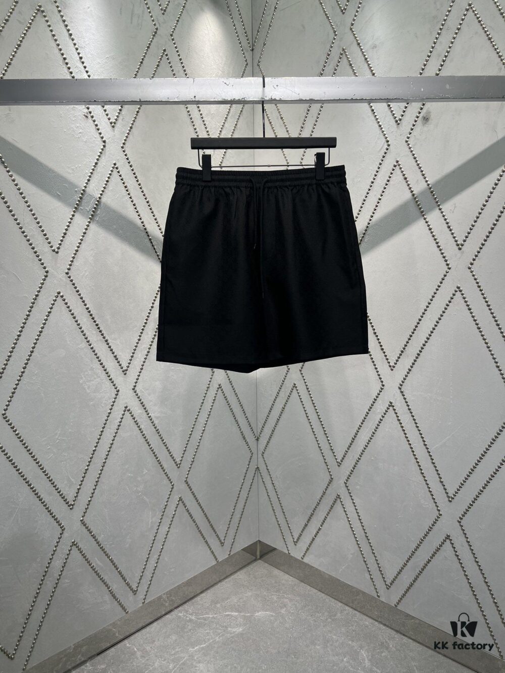 69313e2d908475d562cd9b69 Gucci 25SS New Arrival Shorts Featuring the Iconic GG Pattern as a Tribute to Founder Guccio Gucci