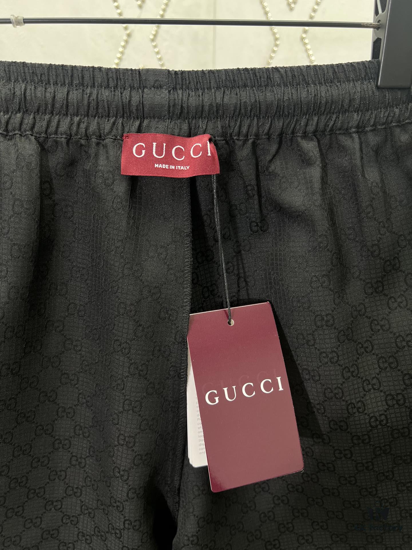 69313e5c908475d562cd9b71 Gucci 25SS New Arrival Shorts Featuring the Iconic GG Pattern as a Tribute to Founder Guccio Gucci