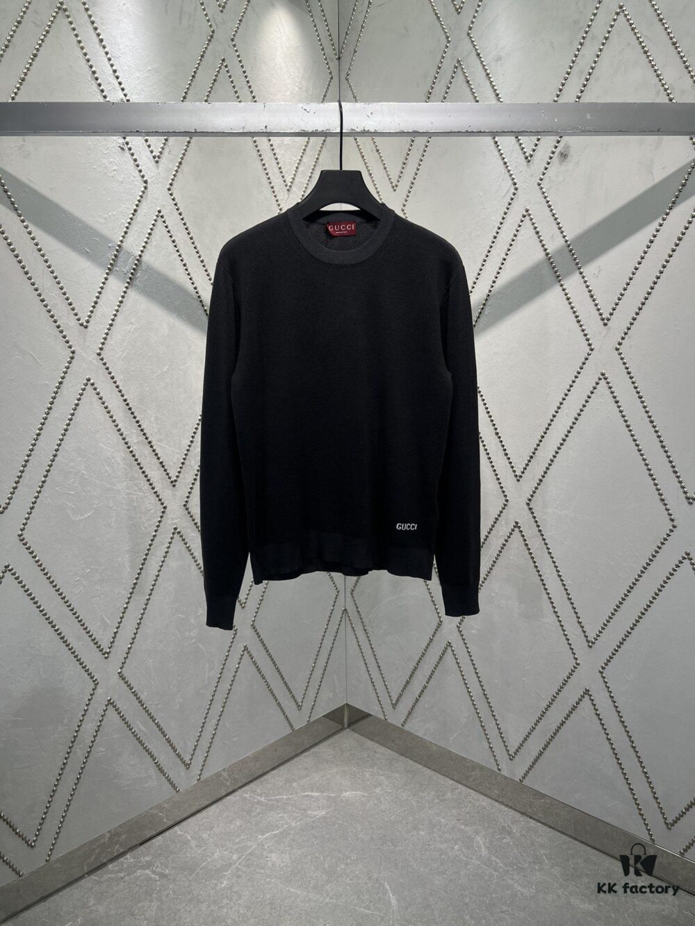 69313e80908475d562cd9b7d Gucci 25SS New Arrival Sweater Crafted from a Silk-Cotton Blend Knit Fabric, Embellished with Gucci Intarsia for Added Charm