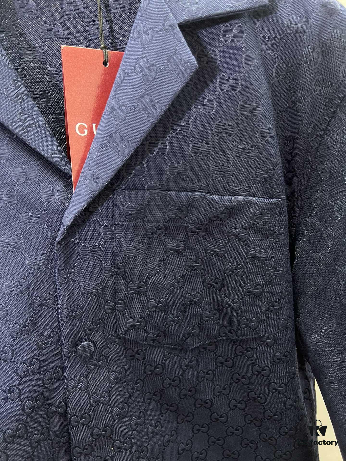 Gucci 25SS New Arrival Letter Interlocking Pattern Shirt Inspired by Founder Guccio Gucci's Name, Crafted in GG Canvas with Side Slits, Regular Fit