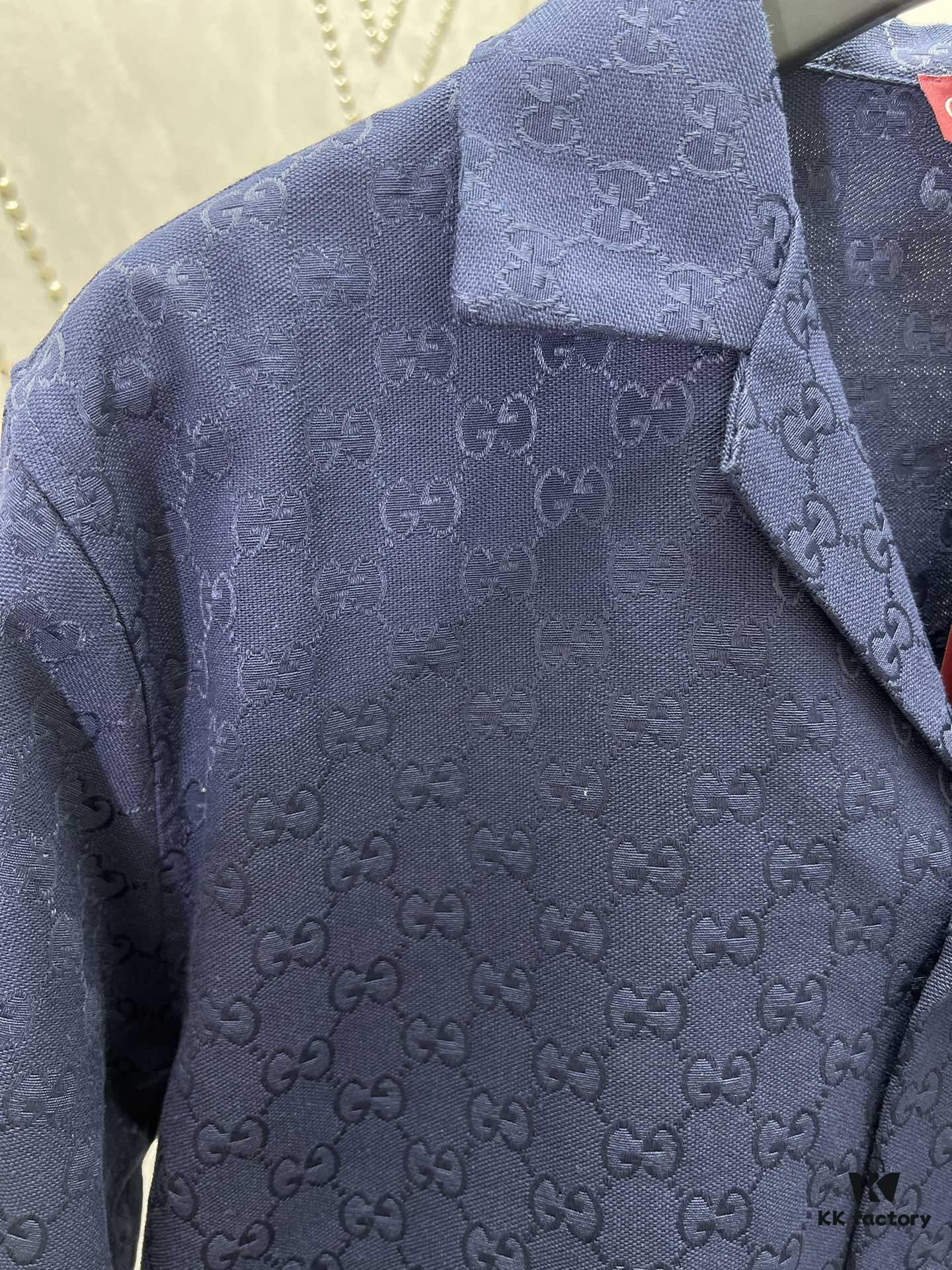 Gucci 25SS New Arrival Letter Interlocking Pattern Shirt Inspired by Founder Guccio Gucci's Name, Crafted in GG Canvas with Side Slits, Regular Fit