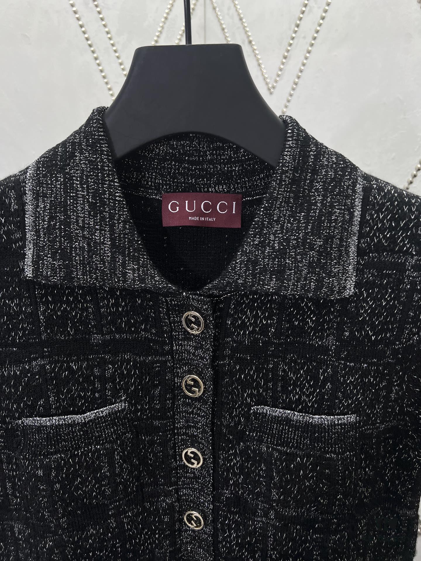 69314046908475d562cd9bf0 Gucci 25SS New Round Neck Top Crafted from Premium Wool with Metallic Thread Tartan Jacquard Fabric, Featuring a Circular Interlocking Double G Button on the Back
