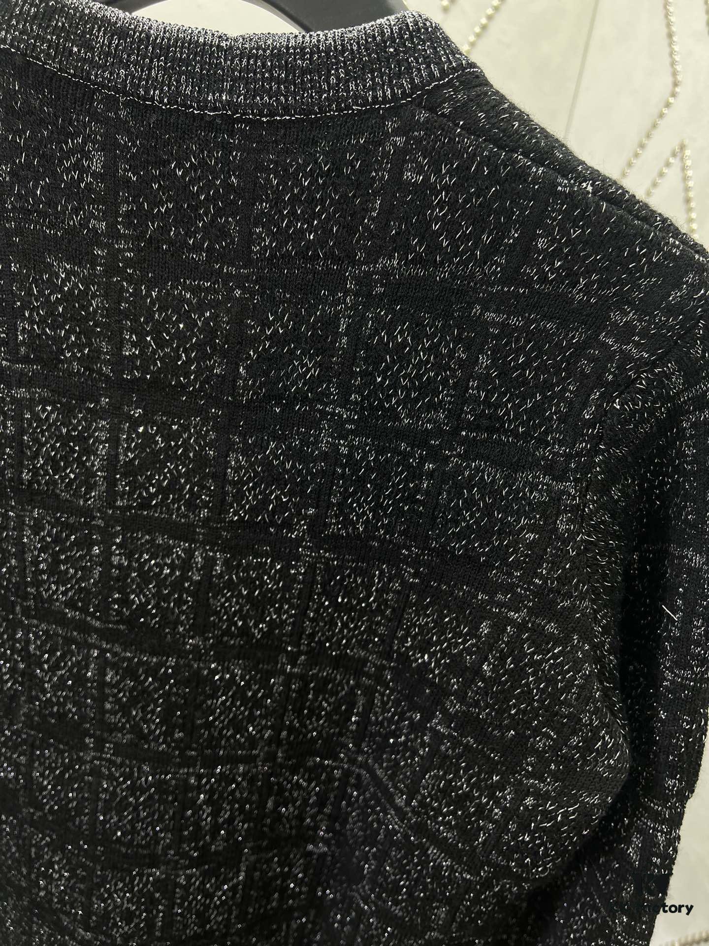 6931408f908475d562cd9c06 Gucci 25SS New Arrival Polo Dress Crafted from Premium Wool with Metallic Thread Geometric Jacquard, Featuring Round Interlocking Double-G Logo Buttons Front Closure