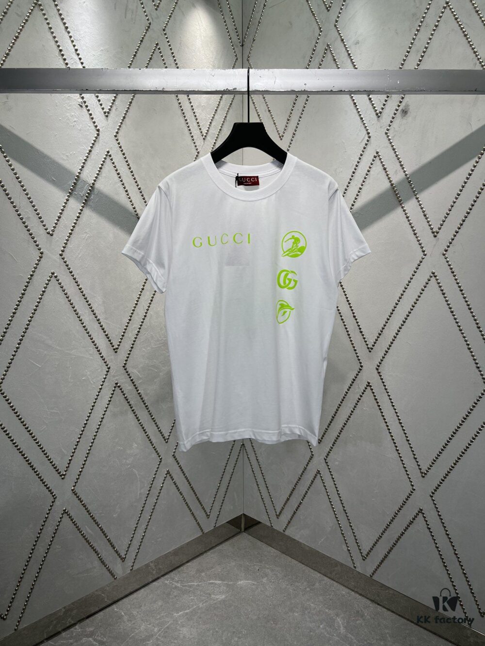 69314162908475d562cd9c21 Gucci 25SS New Arrival Oversized T-Shirt Crafted from Garment-Dyed Knit Cotton, Featuring Gucci Logo Print on the Front and Gucci Surfer Print on the Back