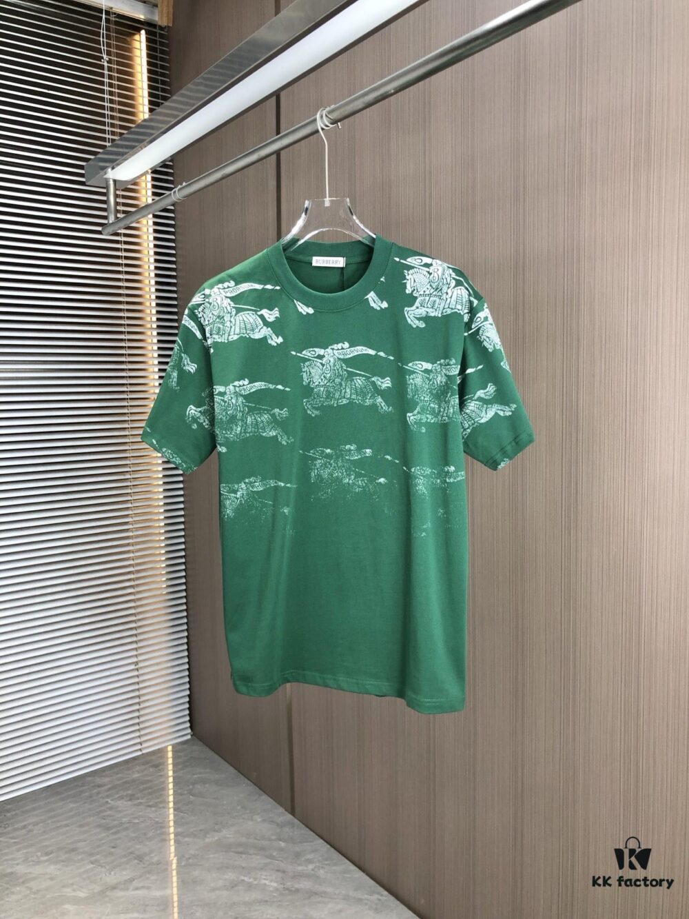 69314297908475d562cd9c7a BURBERRY 2025 Spring/Summer New Arrival Round Neck Short Sleeve T-Shirt with All-Over Dot Print, Made from 320g Double-Yarn Combed Cotton Fabric, Slightly Loose Fit, Soft and Substantial Fabric Texture, Unisex Design