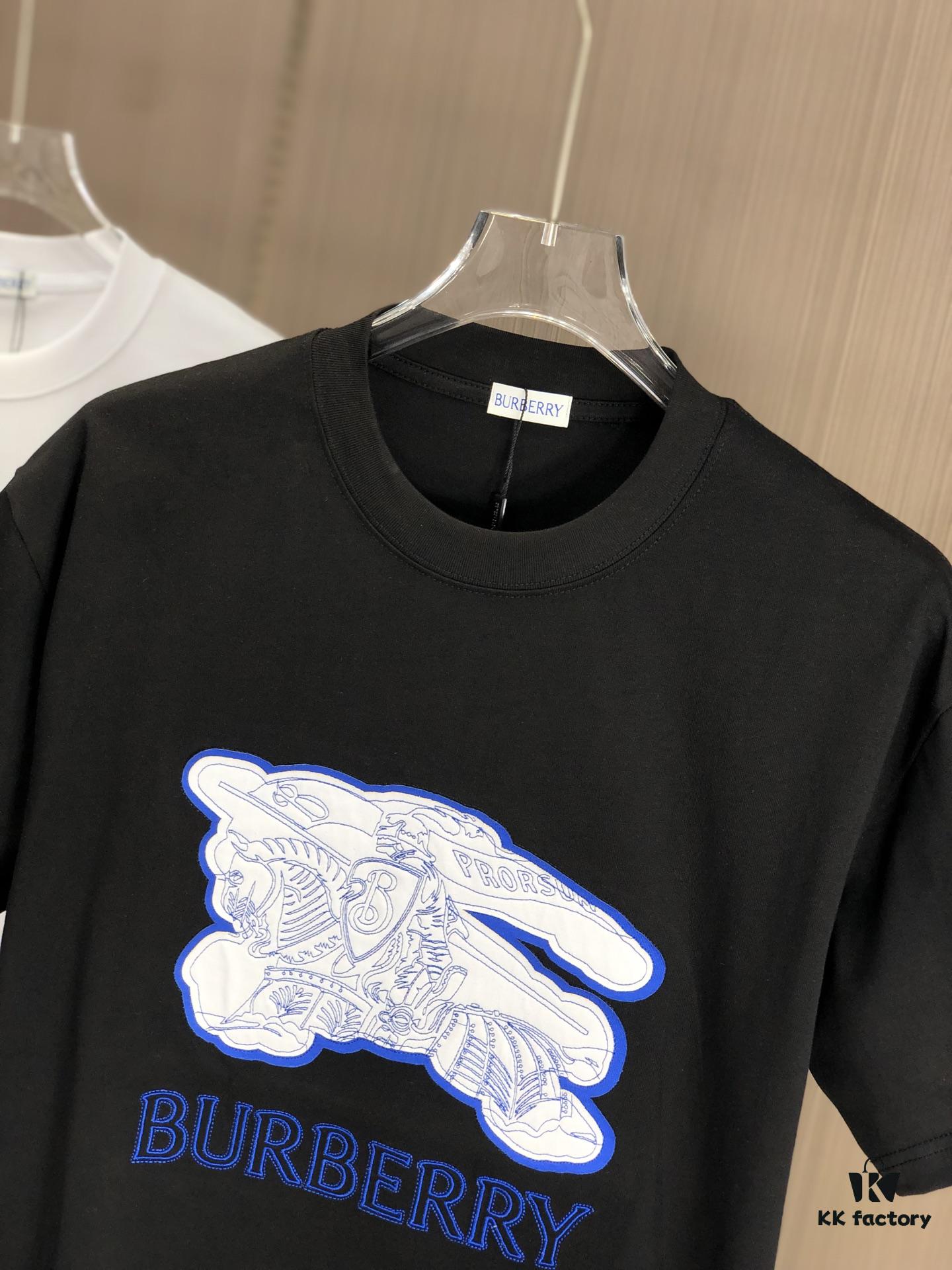 69314382908475d562cd9c95 BURBERRY 2025 Spring/Summer New Arrival Round Neck Short Sleeve T-Shirt with Contrasting Embroidery, 320g Double Combed Cotton Fabric, Slightly Loose Unisex Fit