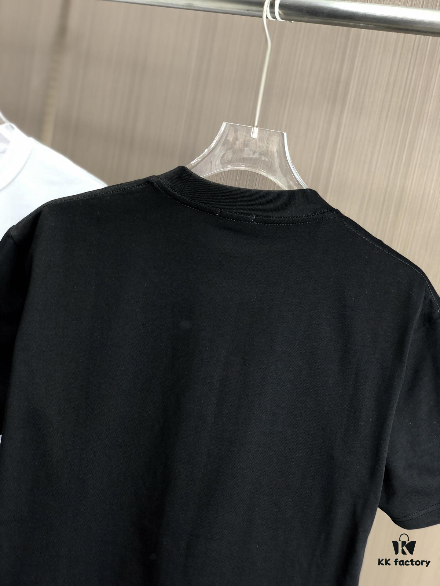 693143b7908475d562cd9c9b BURBERRY 2025 Spring/Summer New Arrival Round Neck Short Sleeve T-Shirt with Contrasting Embroidery, 320g Double Combed Cotton Fabric, Slightly Loose Unisex Fit