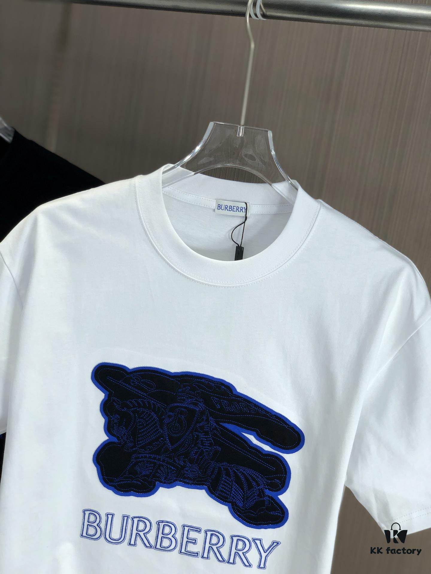 693143c1908475d562cd9c9d BURBERRY 2025 Spring/Summer New Arrival Round Neck Short Sleeve T-Shirt with Contrasting Patch Embroidery, 320g Double Combed Cotton Fabric, Slightly Loose Unisex Fit