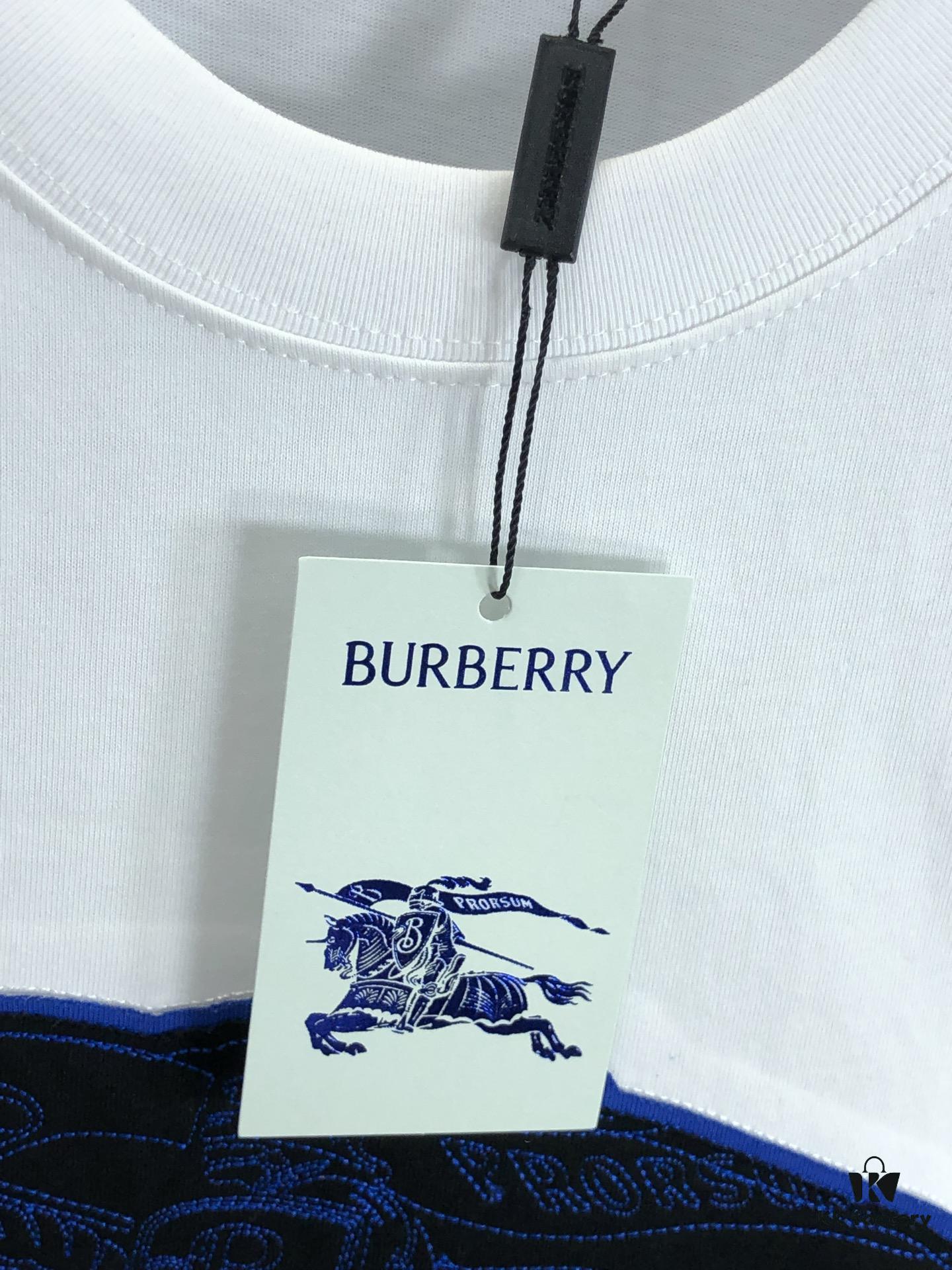 693143d0908475d562cd9ca1 BURBERRY 2025 Spring/Summer New Arrival Round Neck Short Sleeve T-Shirt with Contrasting Patch Embroidery, 320g Double Combed Cotton Fabric, Slightly Loose Unisex Fit