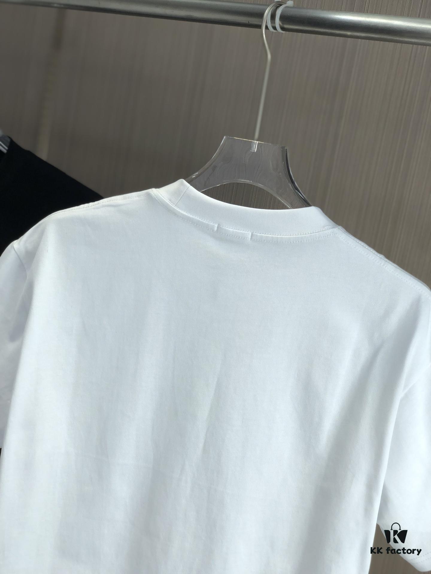 693143df908475d562cd9ca4 BURBERRY 2025 Spring/Summer New Arrival Round Neck Short Sleeve T-Shirt with Contrasting Patch Embroidery, 320g Double Combed Cotton Fabric, Slightly Loose Unisex Fit