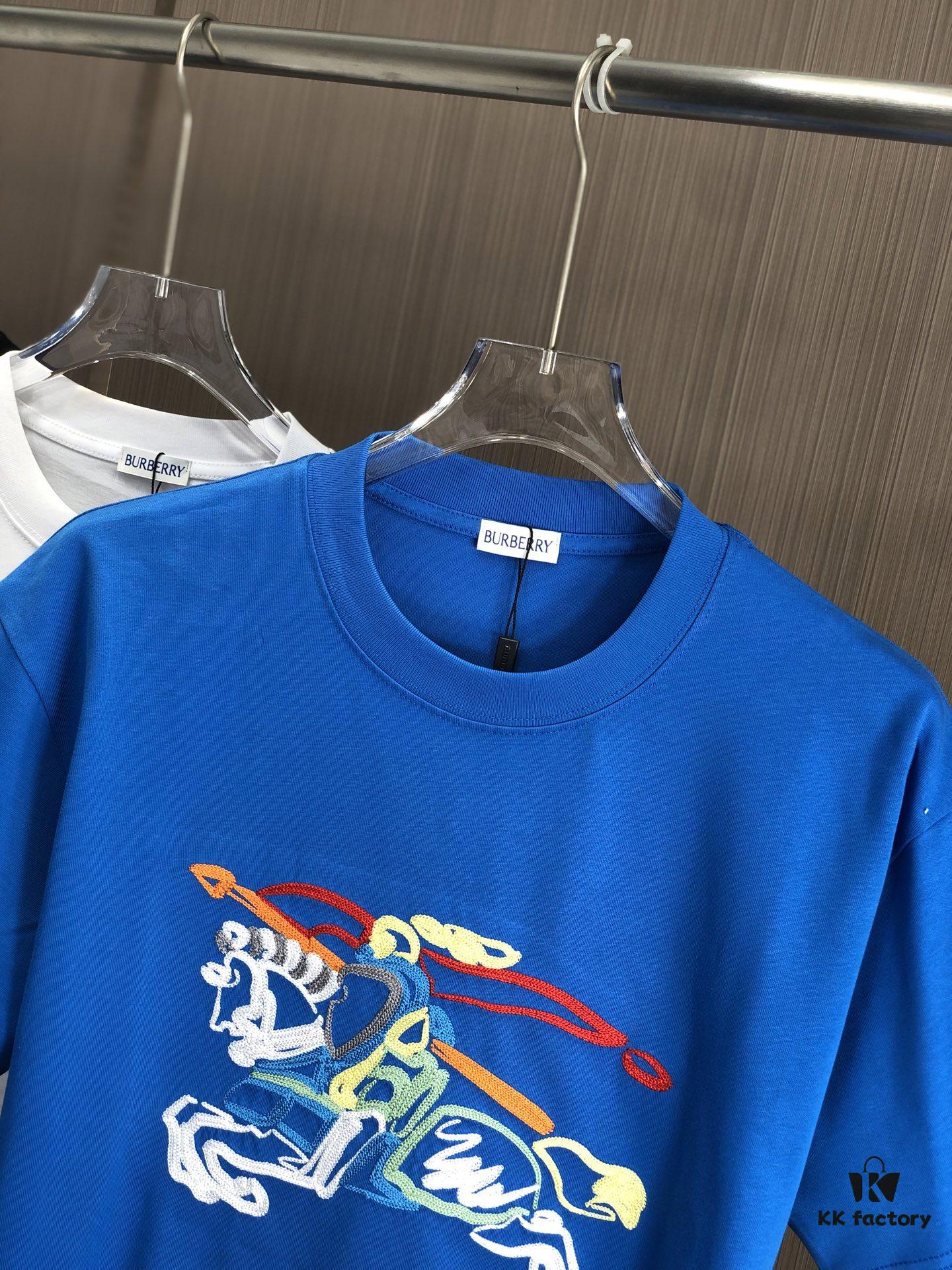 693143e6908475d562cd9ca6 BURBERRY 2025 Spring/Summer New Arrival Round Neck Short Sleeve T-Shirt with Equestrian Chain Embroidery, 320g Double Combed Cotton Fabric, Slightly Loose Unisex Fit