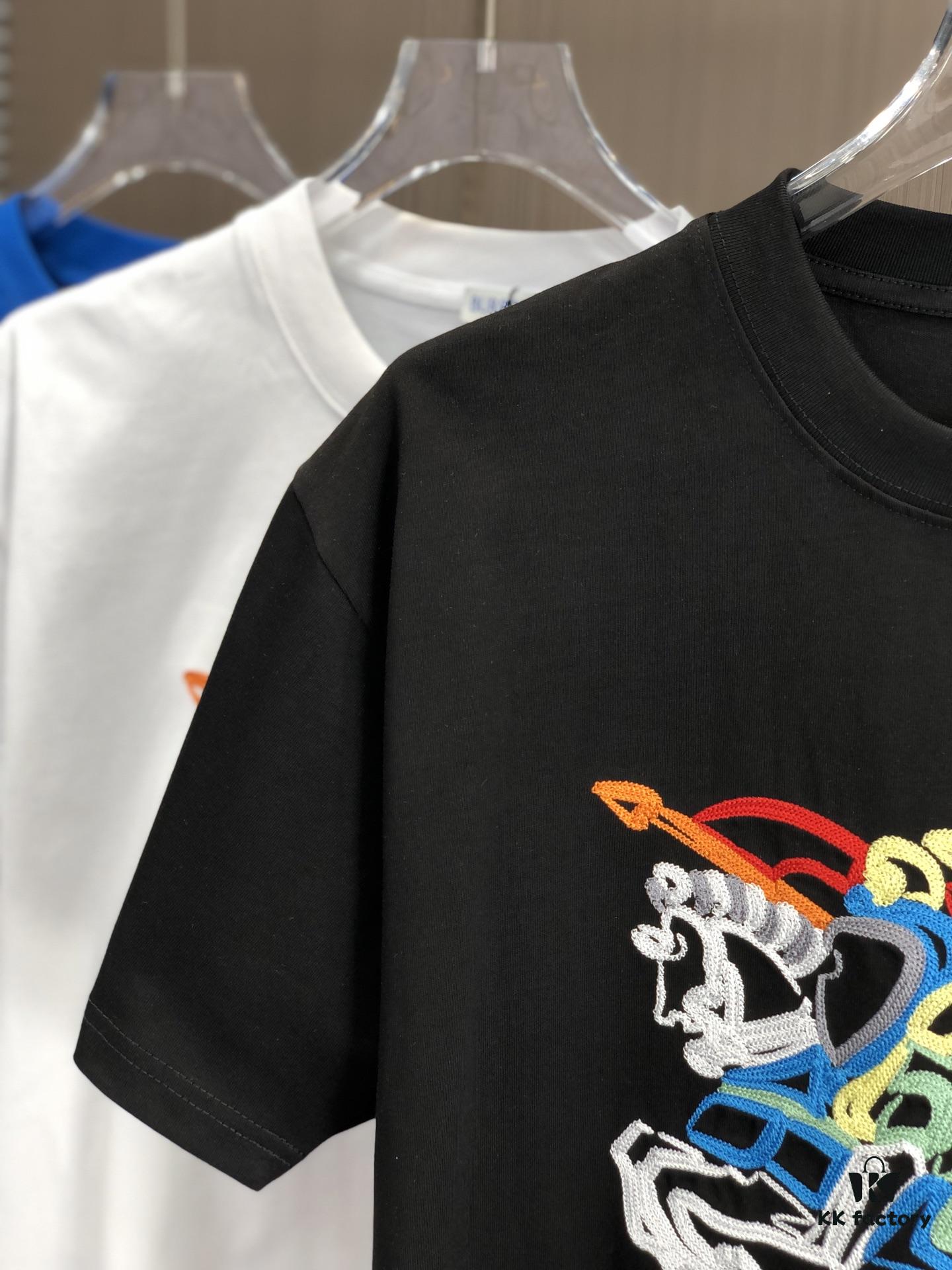 69314402908475d562cd9cb0 BURBERRY 2025 Spring/Summer New Arrival Round Neck Short Sleeve T-Shirt with Equestrian Chain Embroidery, 320g Double Combed Cotton Fabric, Slightly Loose Unisex Fit