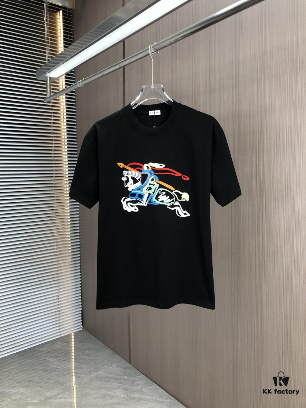 69314415908475d562cd9cb3 BURBERRY 2025 Spring/Summer New Arrival Round Neck Short Sleeve T-Shirt with Equestrian Chain Embroidery, 320g Double Combed Cotton Fabric, Slightly Loose Unisex Fit