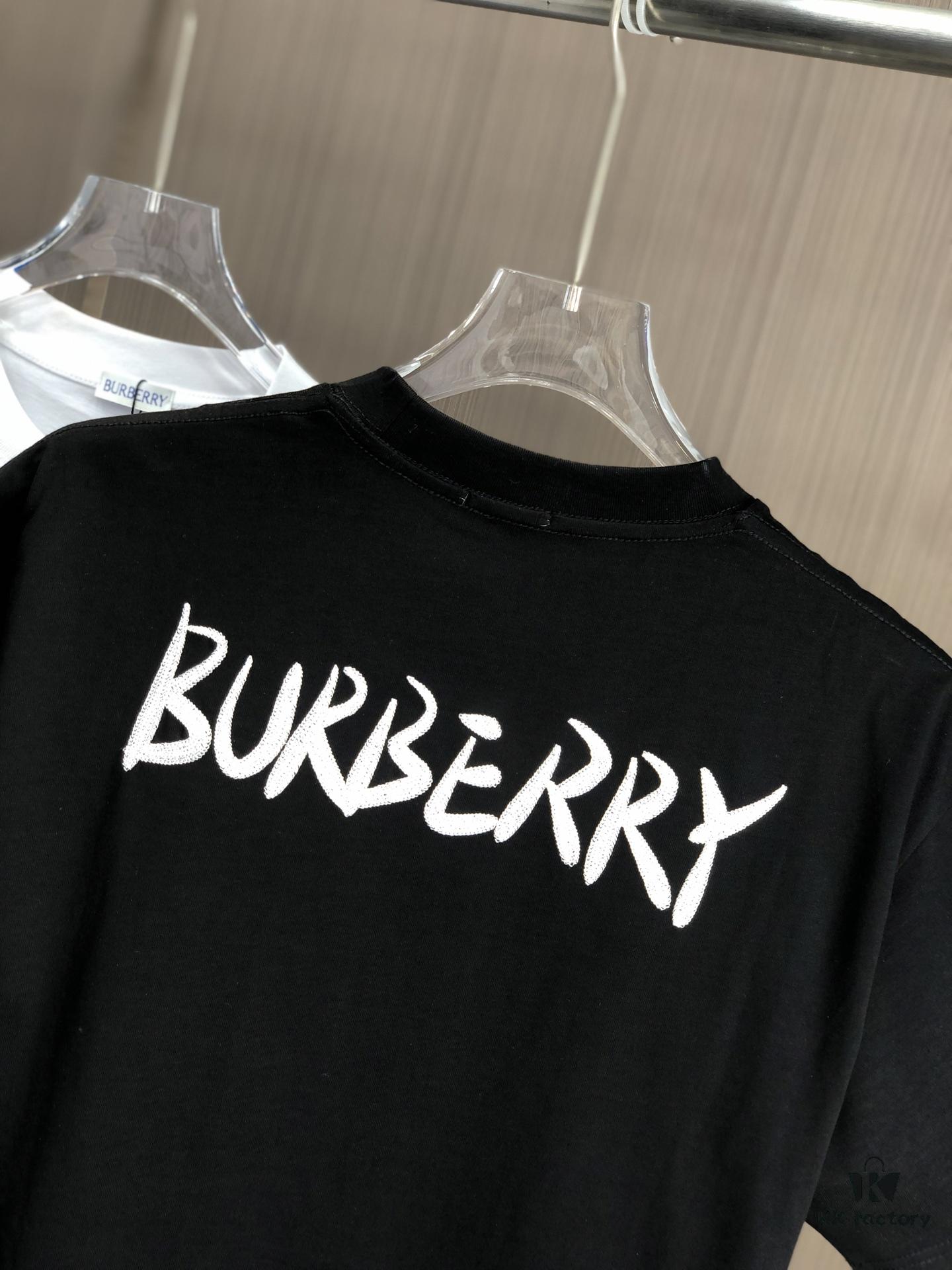 69314421908475d562cd9cb6 BURBERRY 2025 Spring/Summer New Arrival Round Neck Short Sleeve T-Shirt with Equestrian Chain Embroidery, 320g Double Combed Cotton Fabric, Slightly Loose Unisex Fit