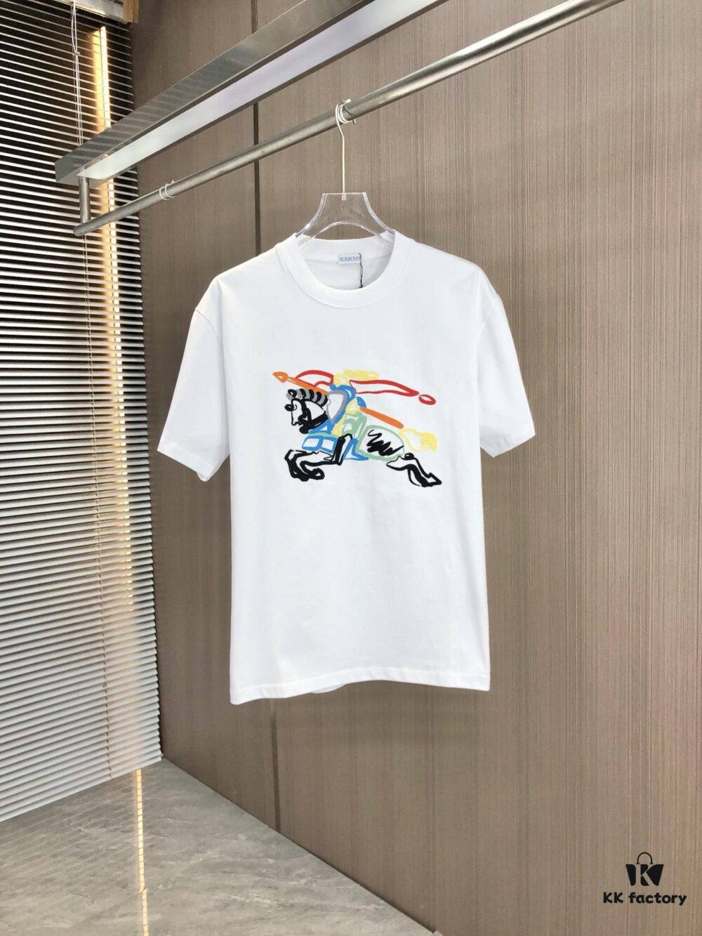 69314425908475d562cd9cb8 BURBERRY 2025 Spring/Summer New Arrival Round Neck Short Sleeve T-Shirt with Equestrian Chain Embroidery, 320g Double Combed Cotton Fabric, Slightly Loose Unisex Fit