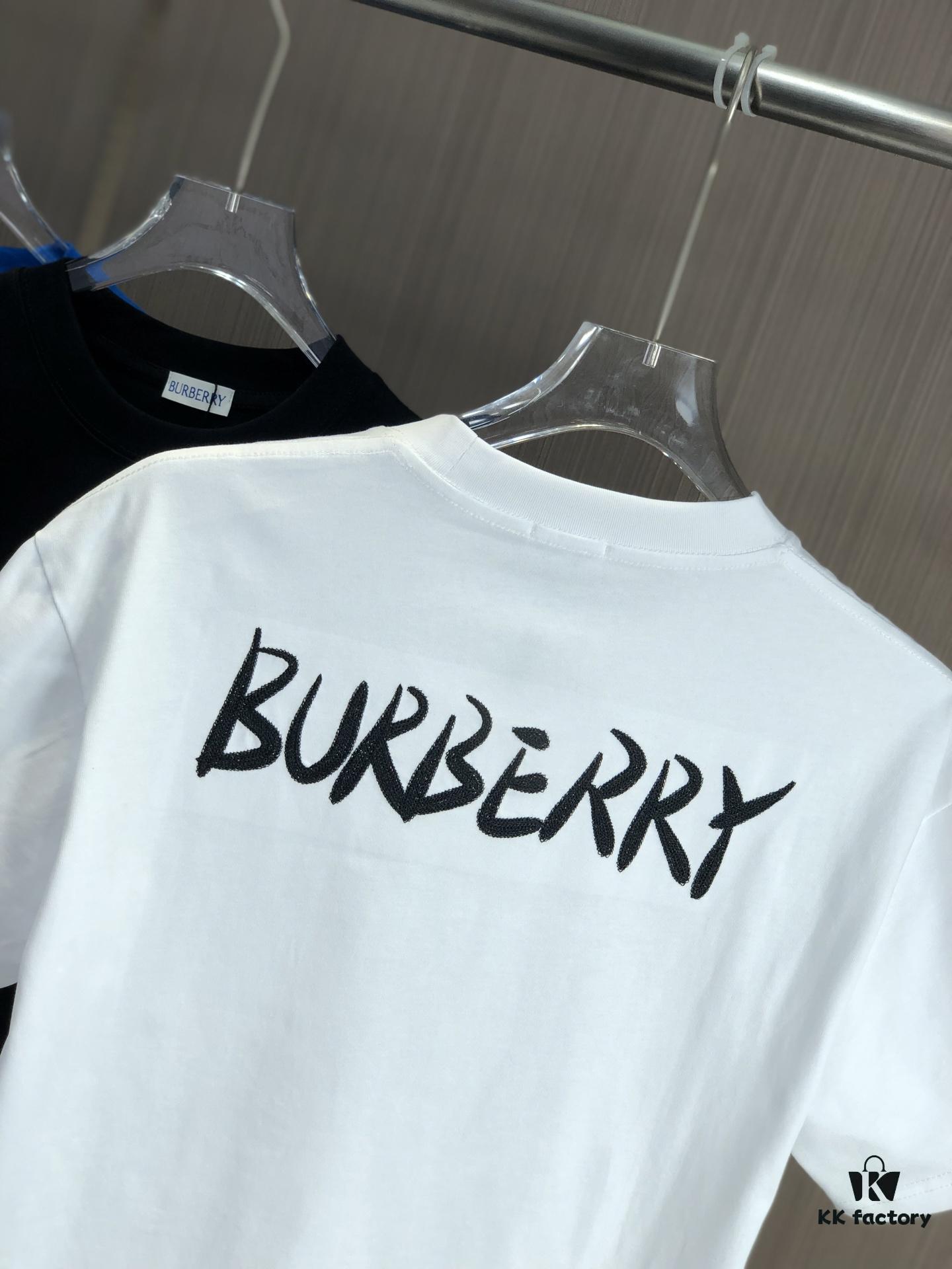6931443c908475d562cd9cc0 BURBERRY 2025 Spring/Summer New Arrival Round Neck Short Sleeve T-Shirt with Equestrian Chain Embroidery, 320g Double Combed Cotton Fabric, Slightly Loose Unisex Fit