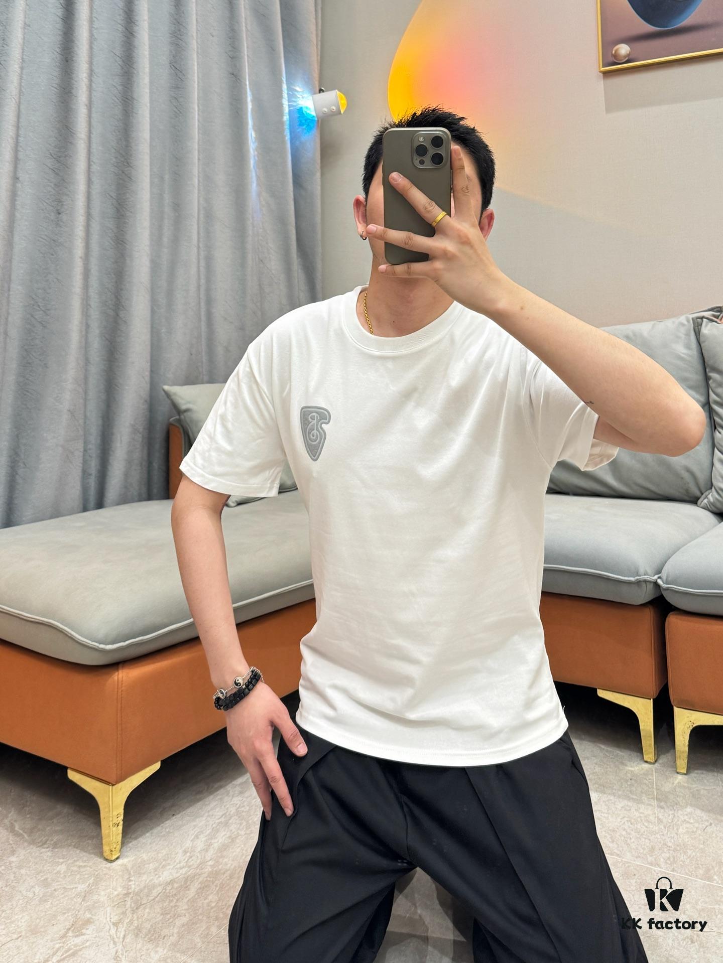 Real-shot model photo