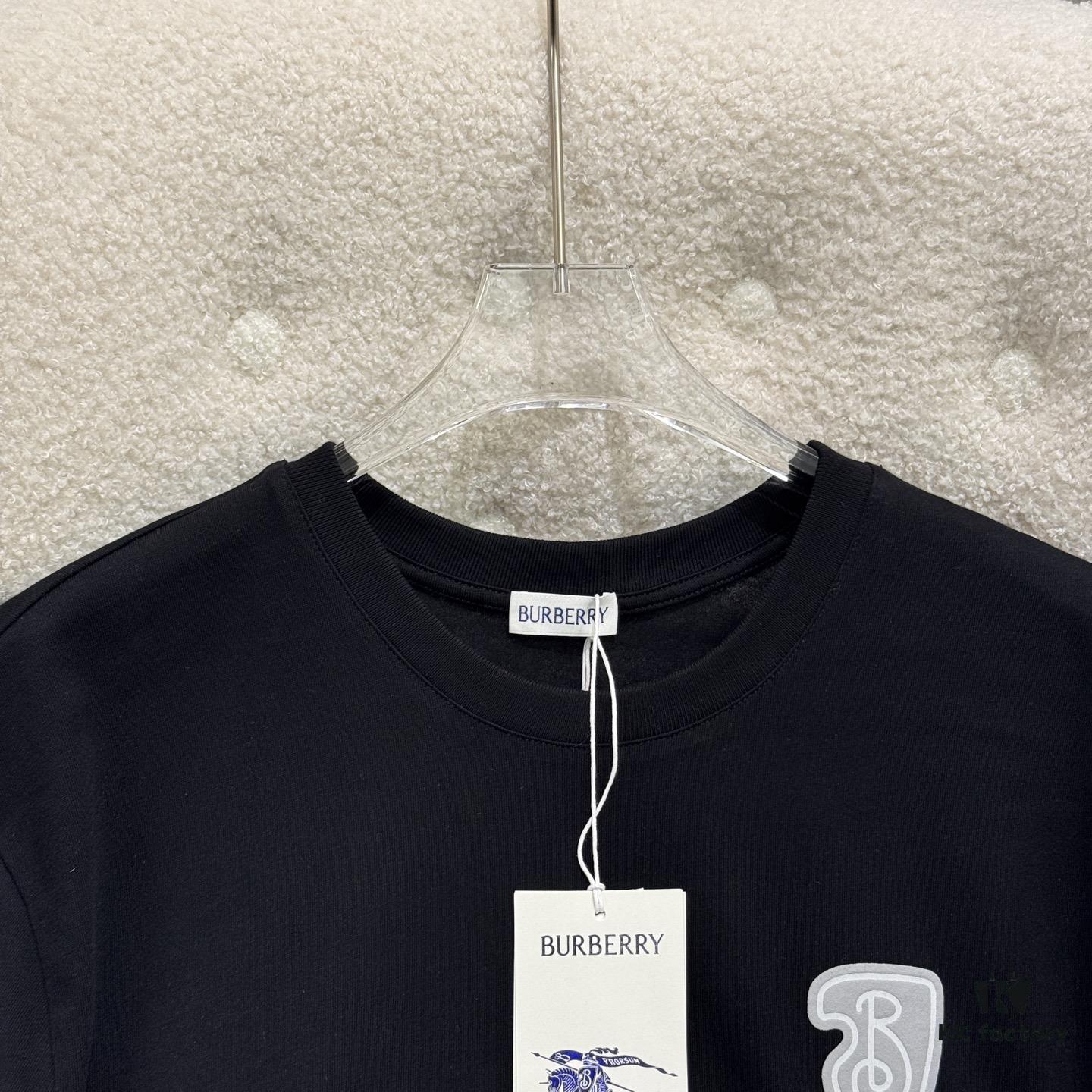 Burberry Foil-Embossed and Embroidered Horse Logo Short Sleeve T-Shirt Unisex