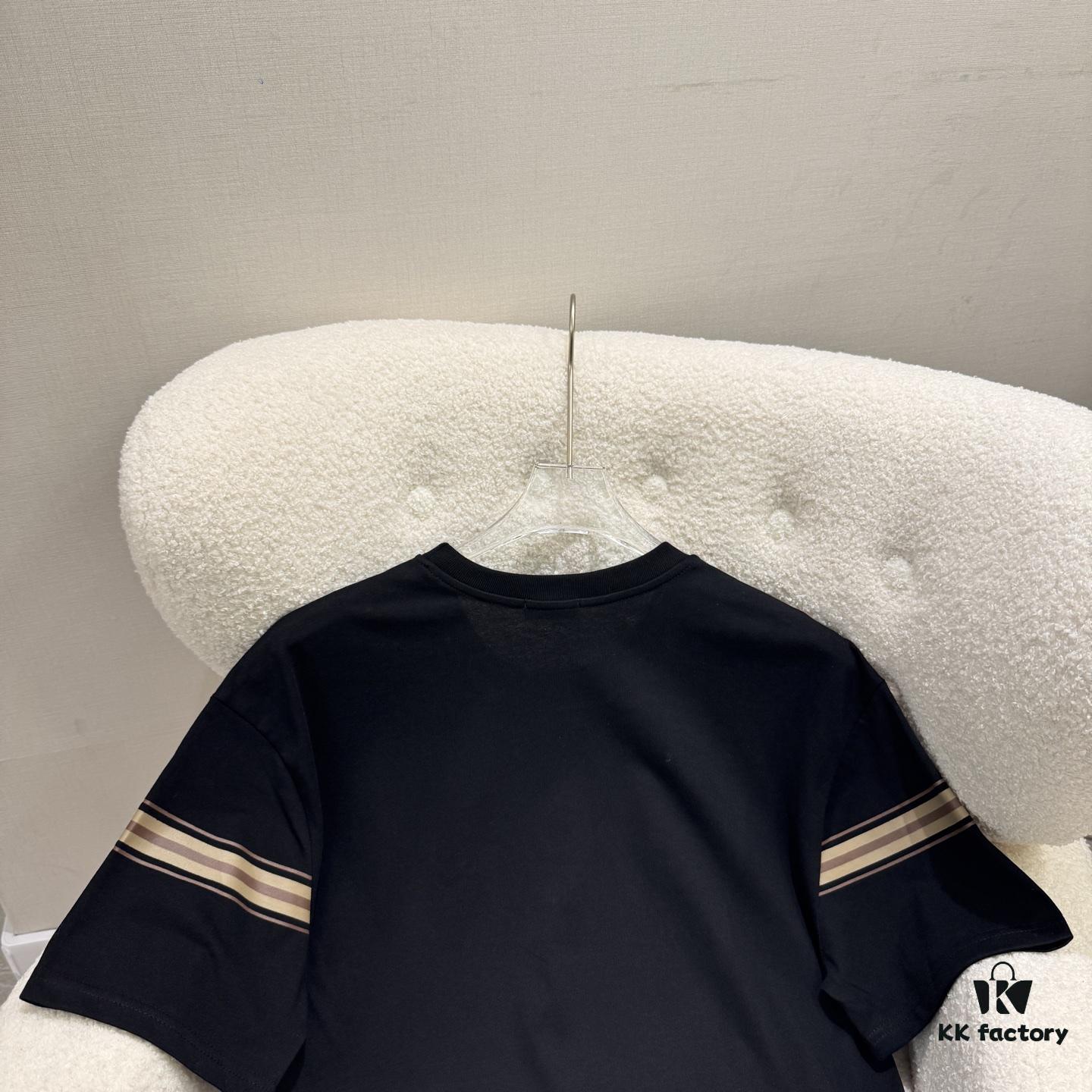 69314590908475d562cd9cf9 BURBERRY 2025 Spring-Summer New Arrival Short Sleeve T-Shirt, Runway-Inspired Fashion Casual Tee with Designer Logo, Premium 100% Cotton