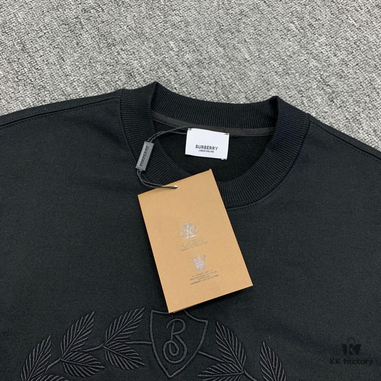 New Burberry 24 Fall Limited Oak Leaf Letter Print Crew Neck Sweatshirt