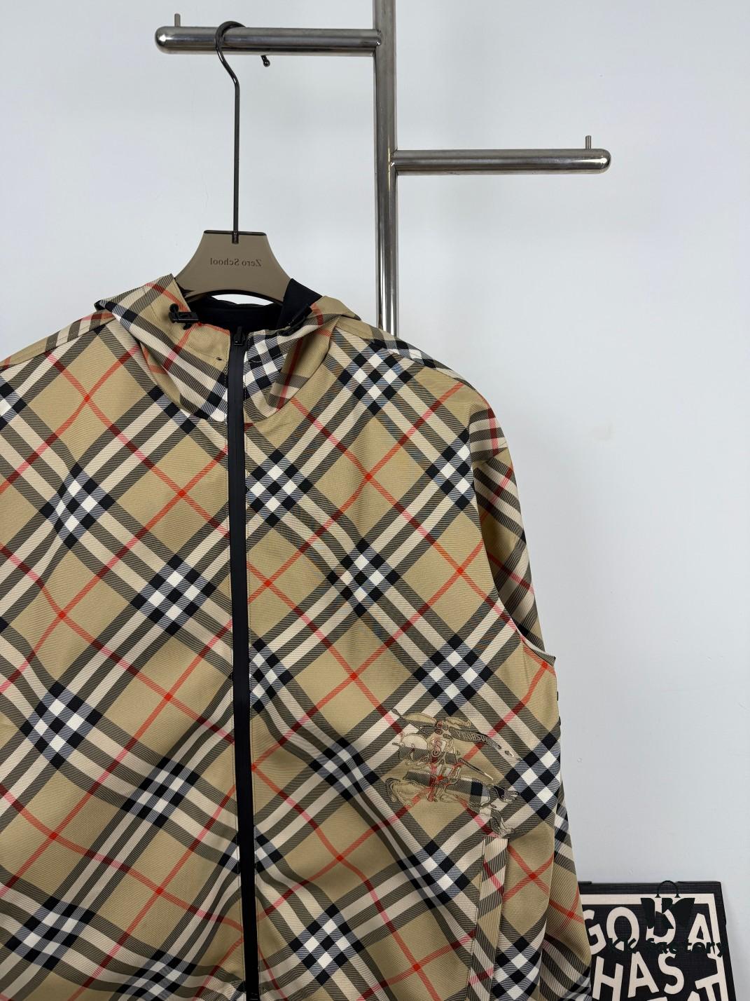 693149f1908475d562cd9e13 New Burberry Check Pattern Knight Horse Double-Sided Lightweight Hooded Jacket