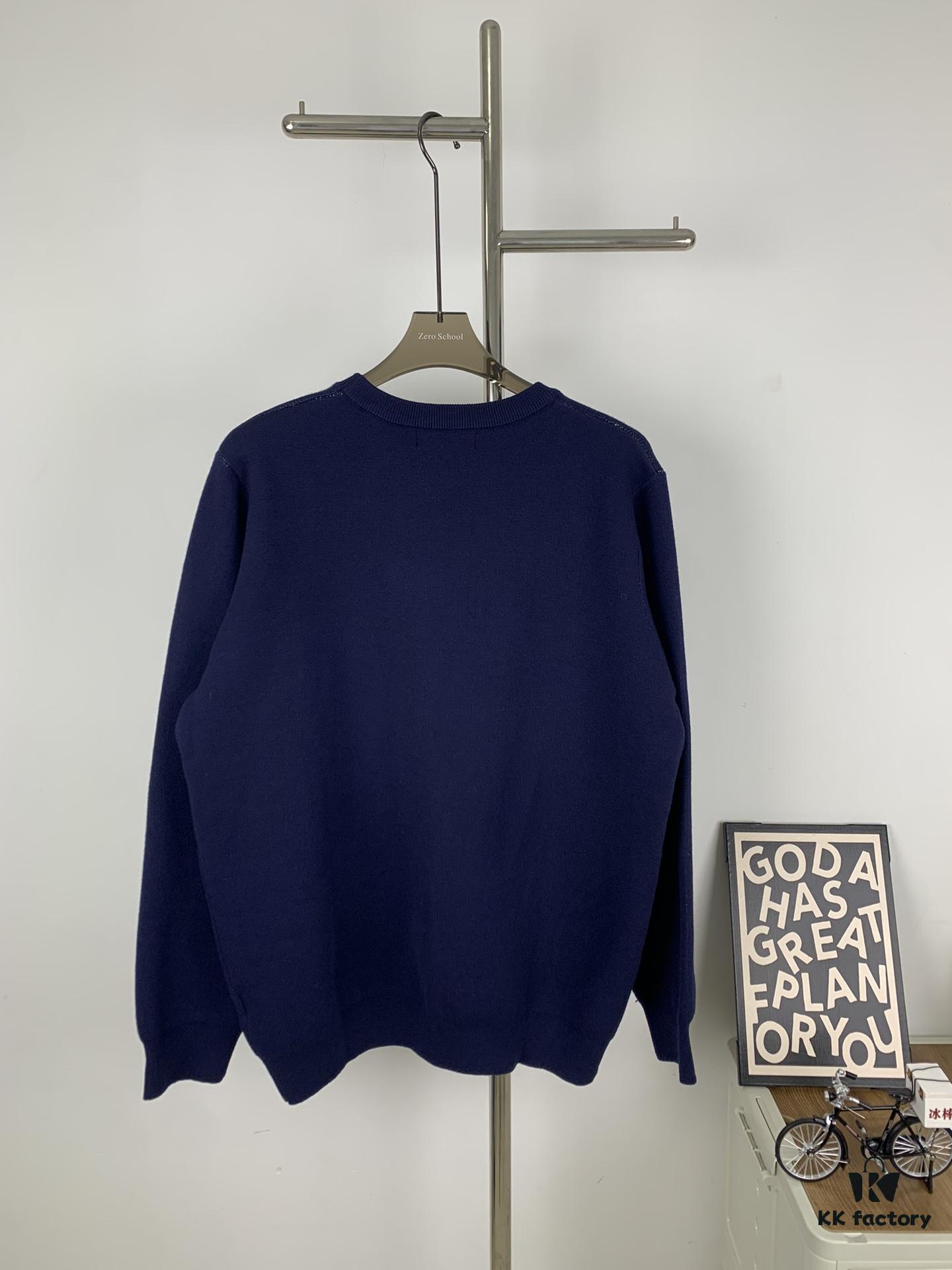 New BURBERRY Classic Blue Equestrian Knight Jacquard Crew-Neck Knit Sweater for Couples - Premium Original Single Version