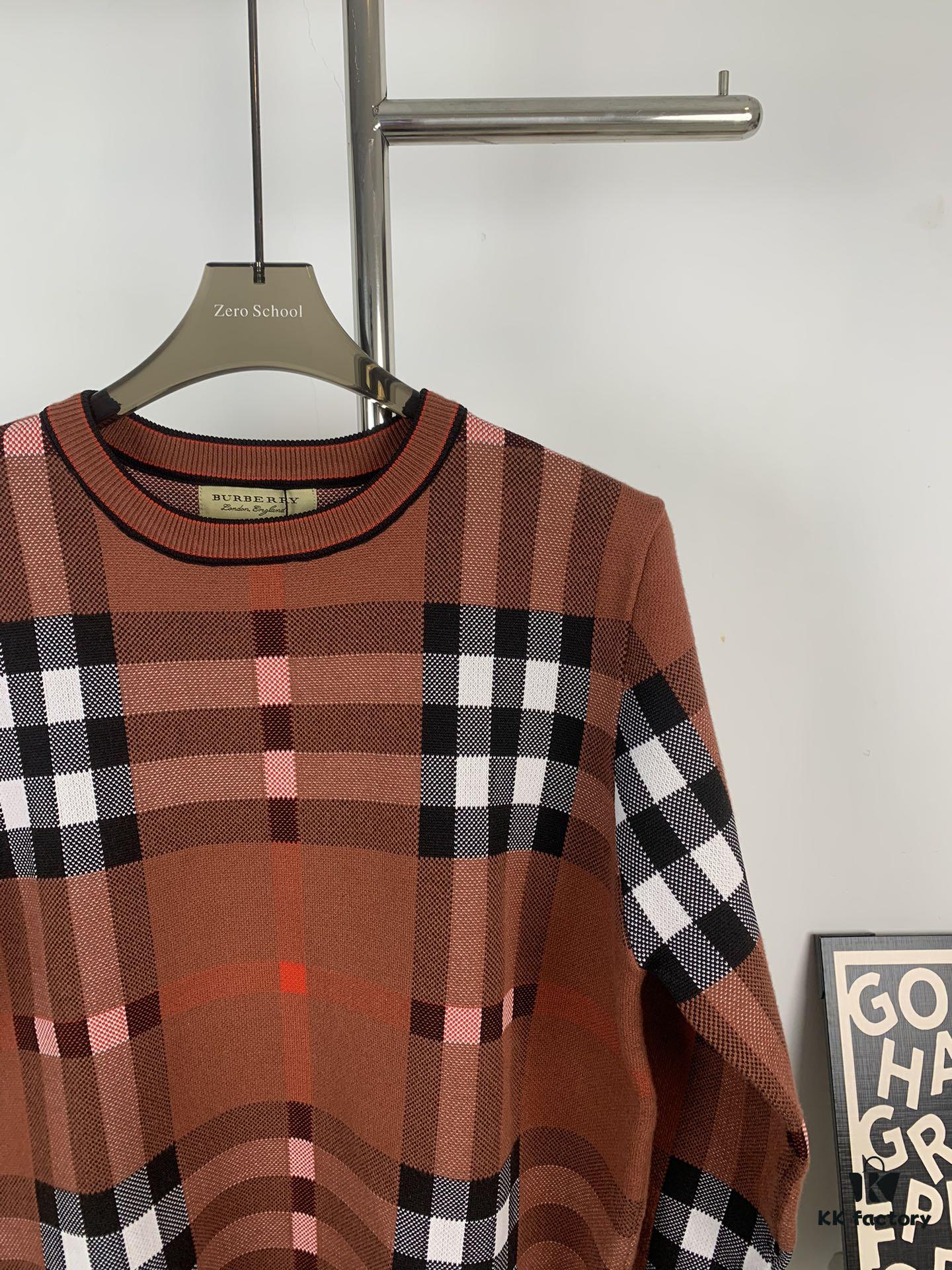 69314b5b908475d562cd9e6c New Burberry 2024 Classic Striped Plaid Double Jacquard Crew Neck Knit Sweater