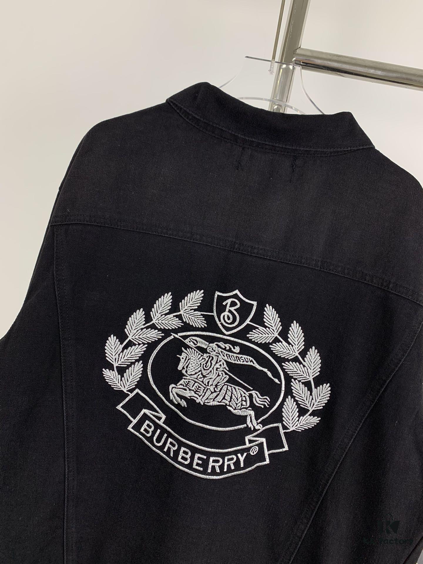 69314b9d908475d562cd9e74 New Burberry & Supreme 2024 Collaborative Embroidered Horse Motif Denim Jacket Unisex